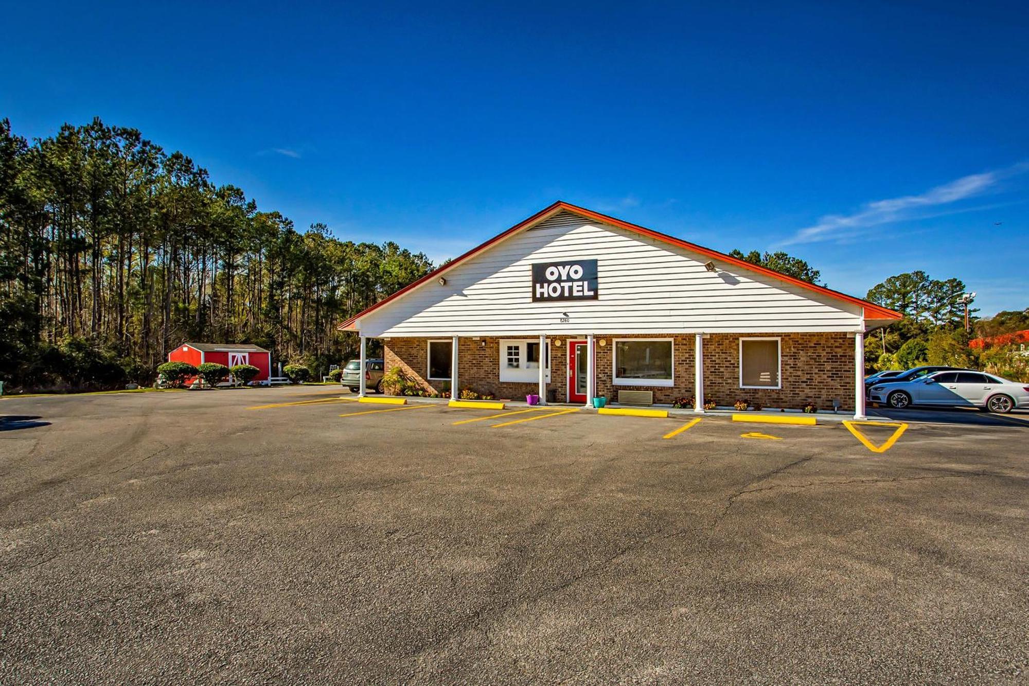 Oyo Hotel Ridgeland East Exterior photo